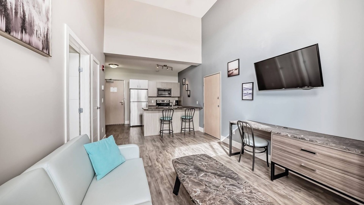 Red Deer Apartment | Executive King Bedroom Suite