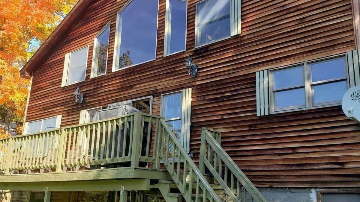 Presque Isle House | Executive lakefront home- sleeps up to 6!