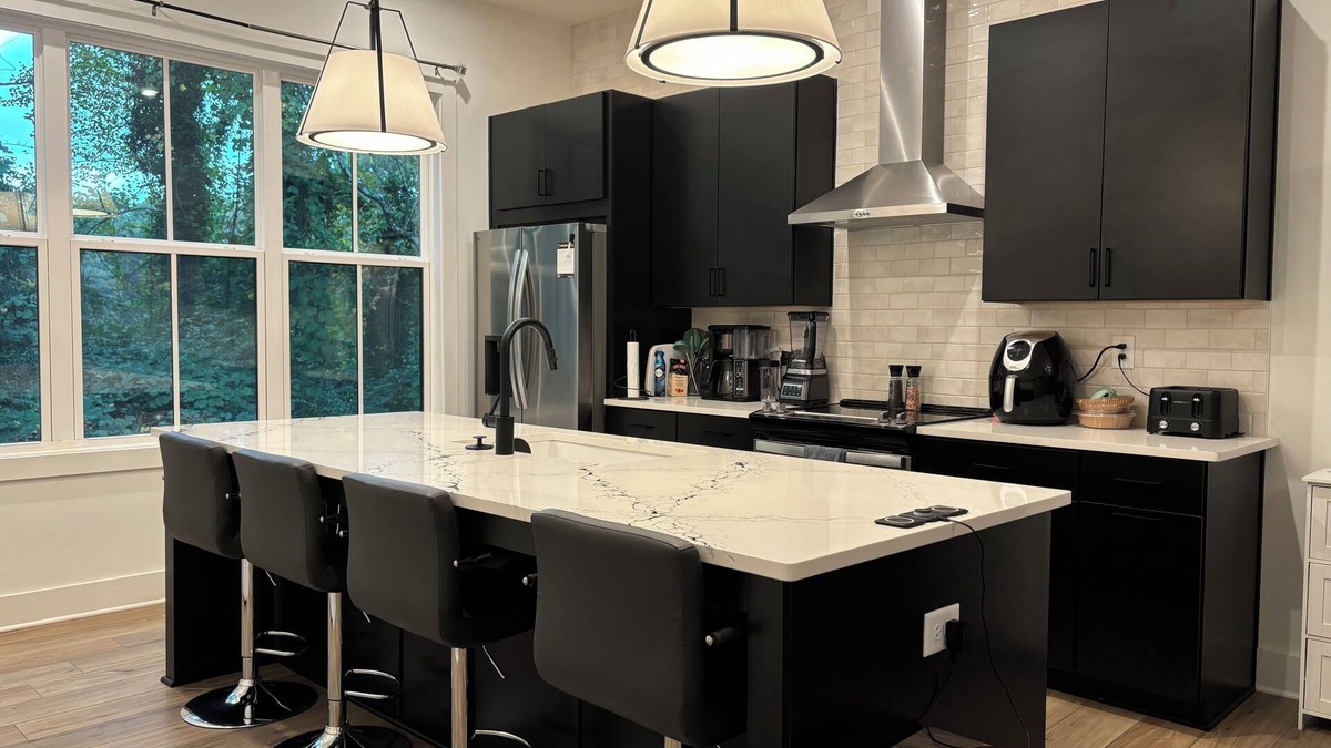 Chosewood Park House | Executive level Grant Park, Chosewood Park, Atlanta 3 Story Townhome w/Garagen