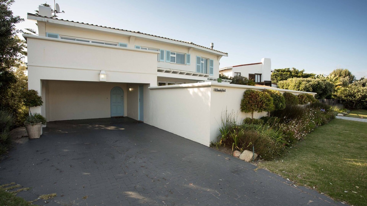 Robberg Beach House | Executive Plettenberg Bay holiday home