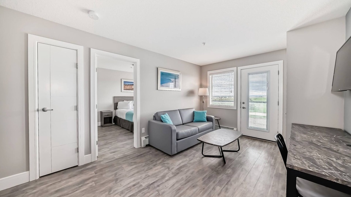 Red Deer Apartment | Executive Queen Bedroom Suite