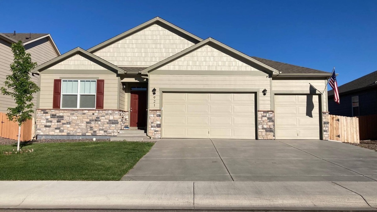 Windsor House | Executive Rental or Comfortably Furnished 4 Bed 2 Bath Home!