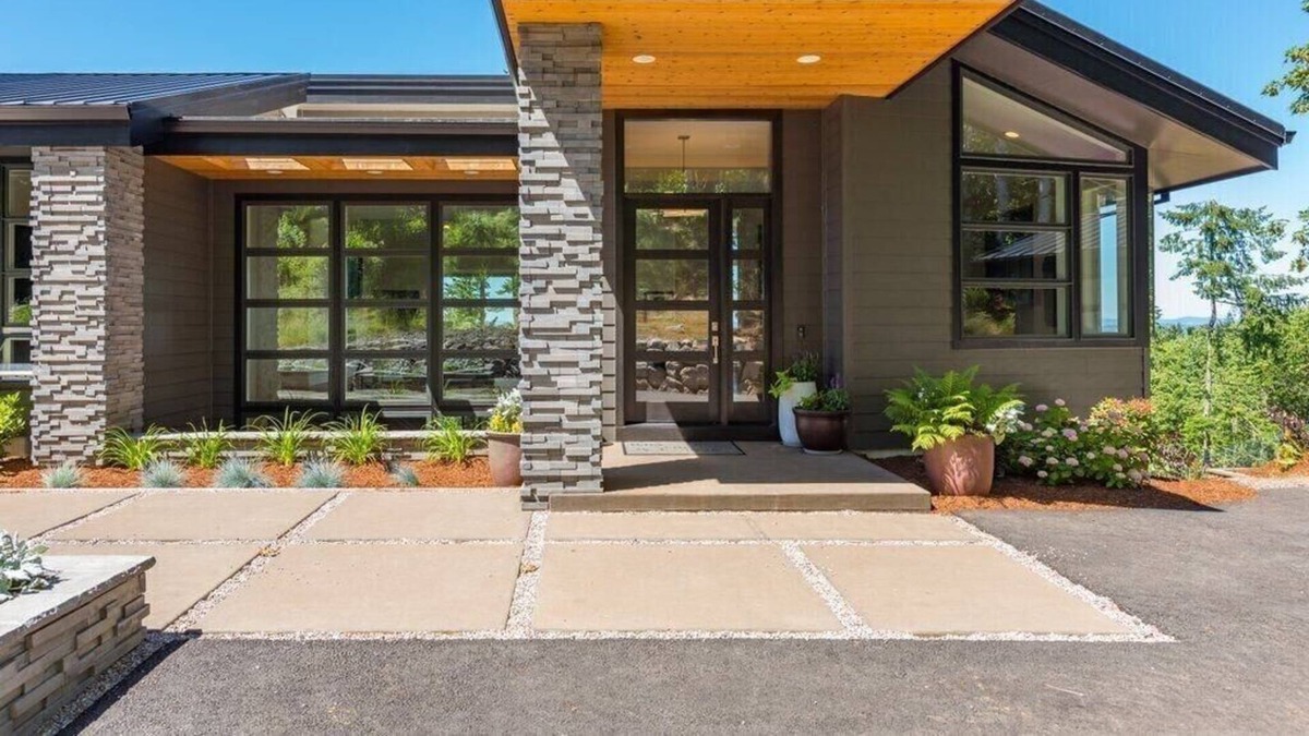 Sherwood House | Executive Retreat| Incredible Views | Smores Around the Firepit