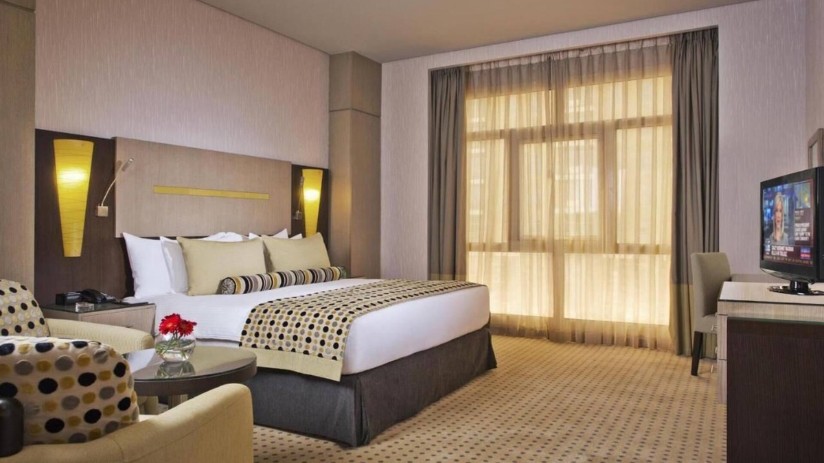Al Qusais House | Executive Room In Al Qusais 3 By Luxury Bookings
