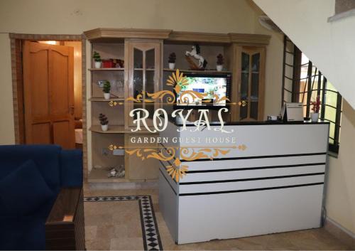 F-7 Sector House | Executive Royal Garden