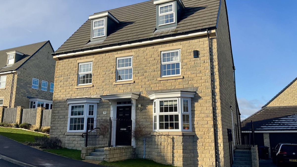 Hoylandswaine House | Executive Rural Smart-Home with Jacuzzi