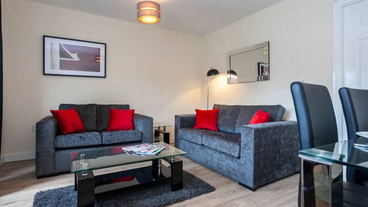 Latchford House | Executive St Marys House - Lovely Four bed townhouse