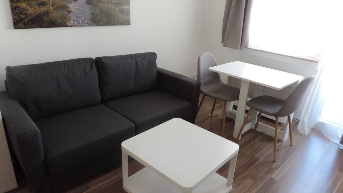 Sindelfingen Apartment | Executive Studio Apartment - 2 minutes walking distance from Daimler