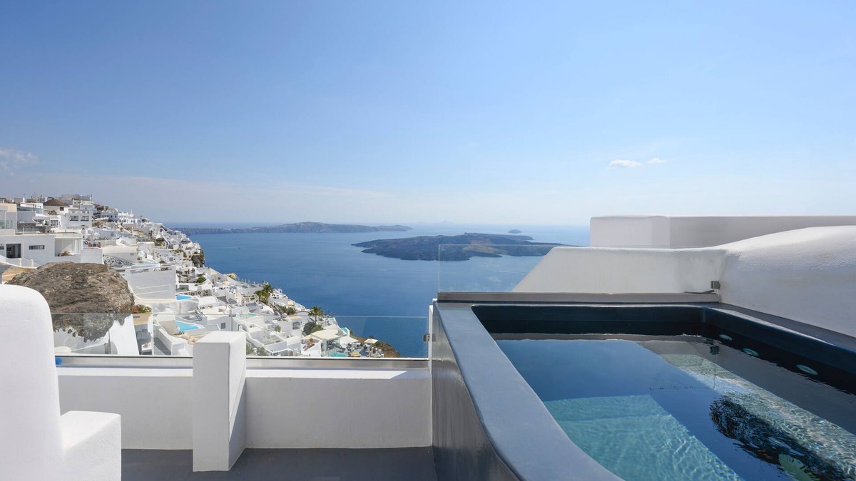 Firostefani House | Executive Suite with Caldera View & Hot Tub