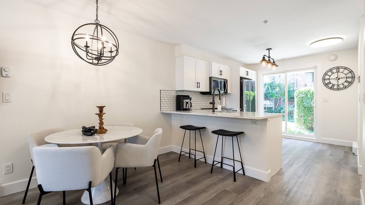 Langley House | Executive townhome in downtown Langley