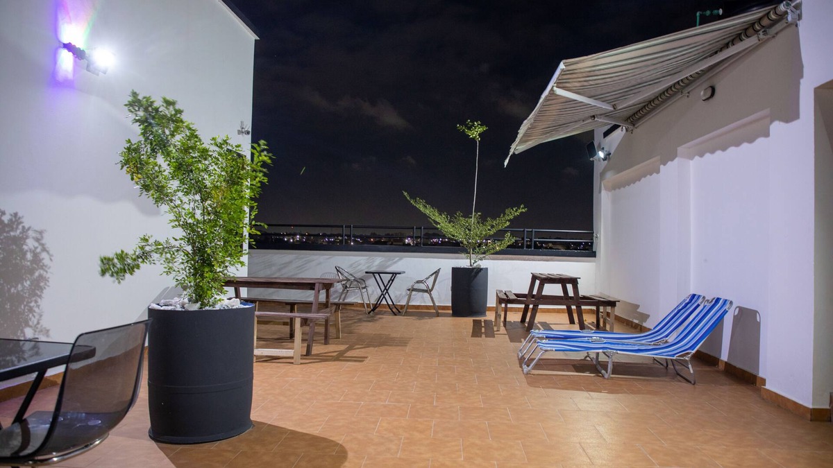 Accra Apartment | Executive Two Bedroom Furnished Apartment, 25 mins drive from the Airport