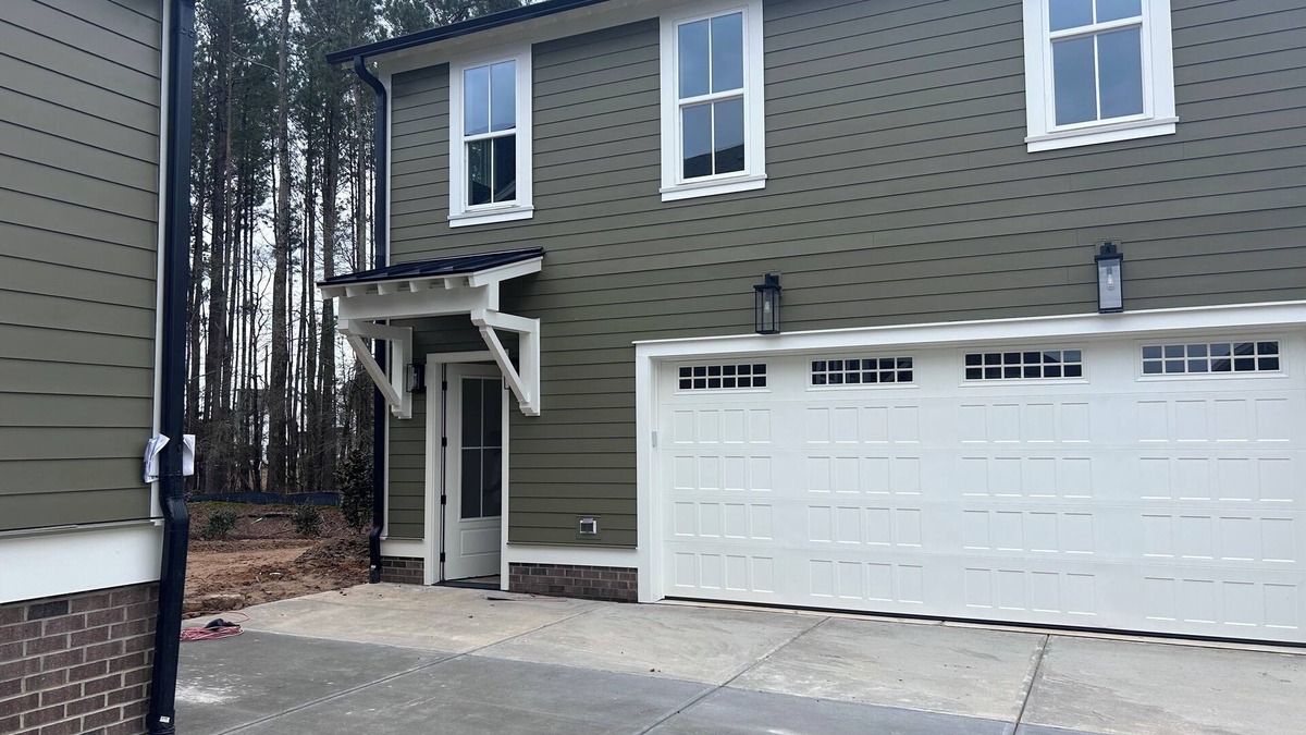 McCain Apartment | Executive Upscale 1-bedroom condo with pool and fitness room in awesome Durham.