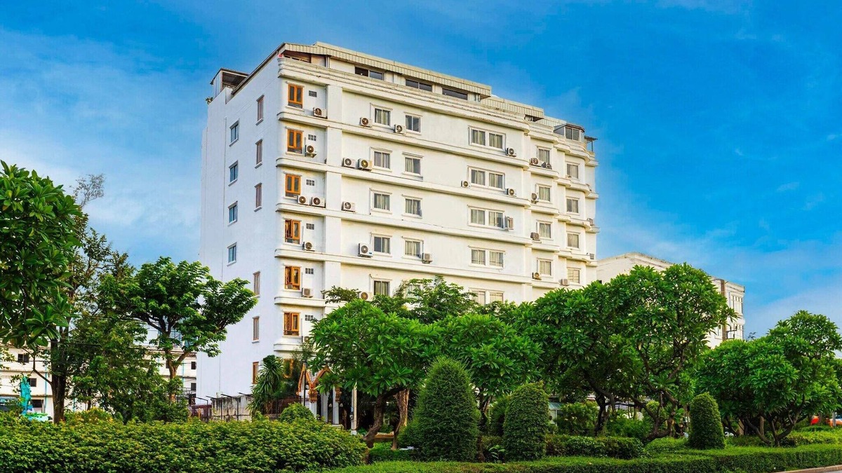 Bang Kho Laem House | Executive Urban Suite | Luxe Comfort at Howard