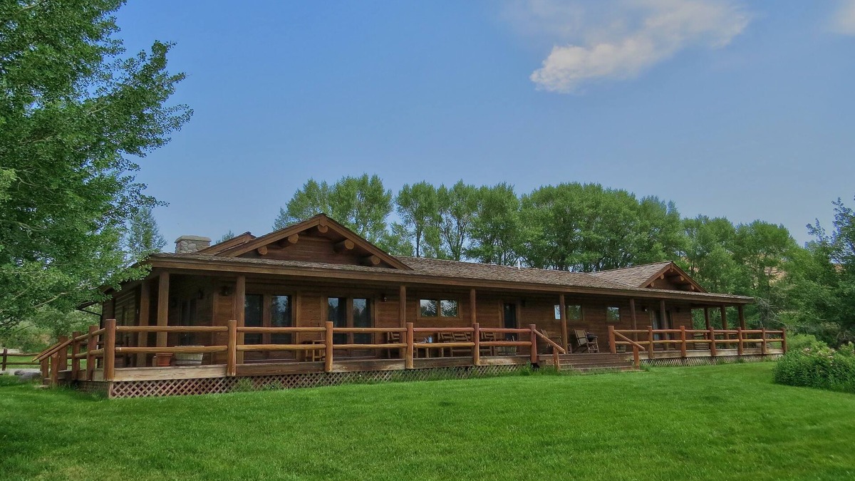 Dubois House | Executive Wind River Retreat for the Outdoor Enthusiast