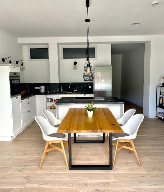 Neustadt Apartment | Exklusive 82 qm Loftwohnung mit Tiefgarage und Süd-Balkon zentral