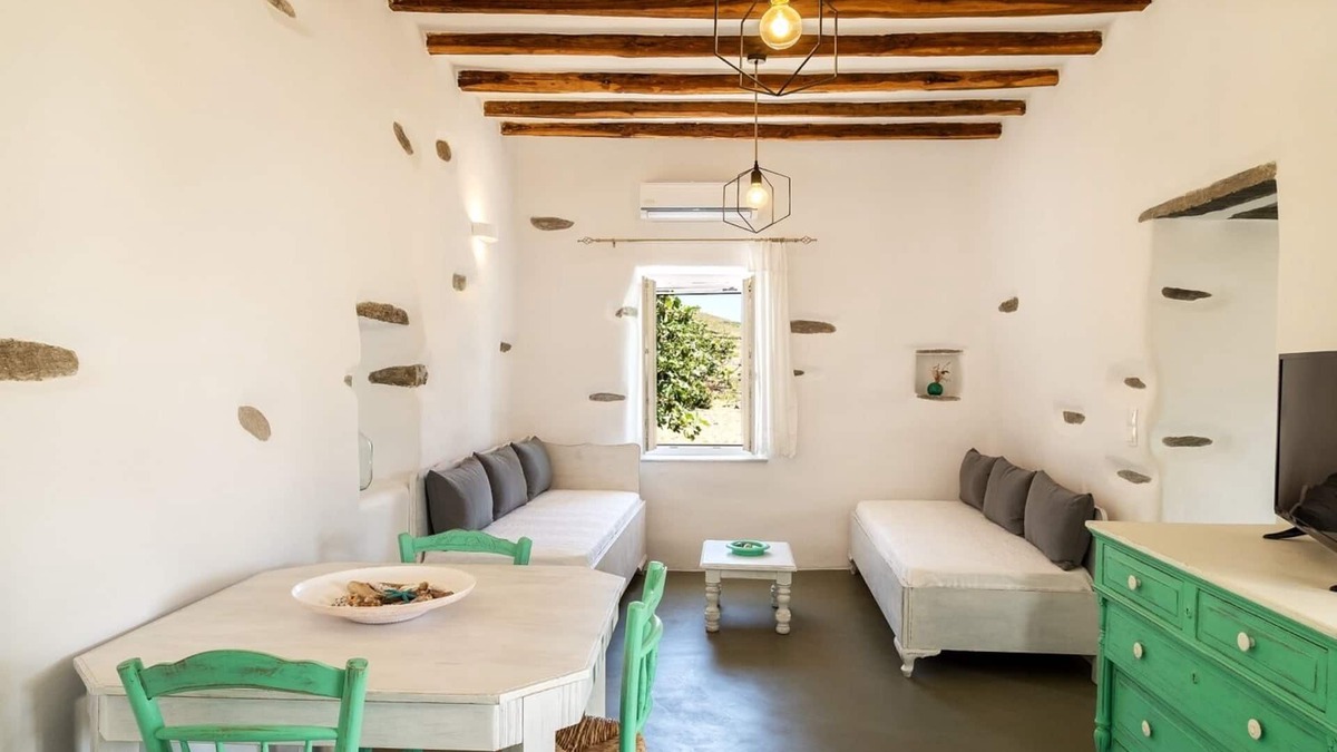 Krotiri House | Exochi 3 - Traditional sea view house (up to 4 persons)