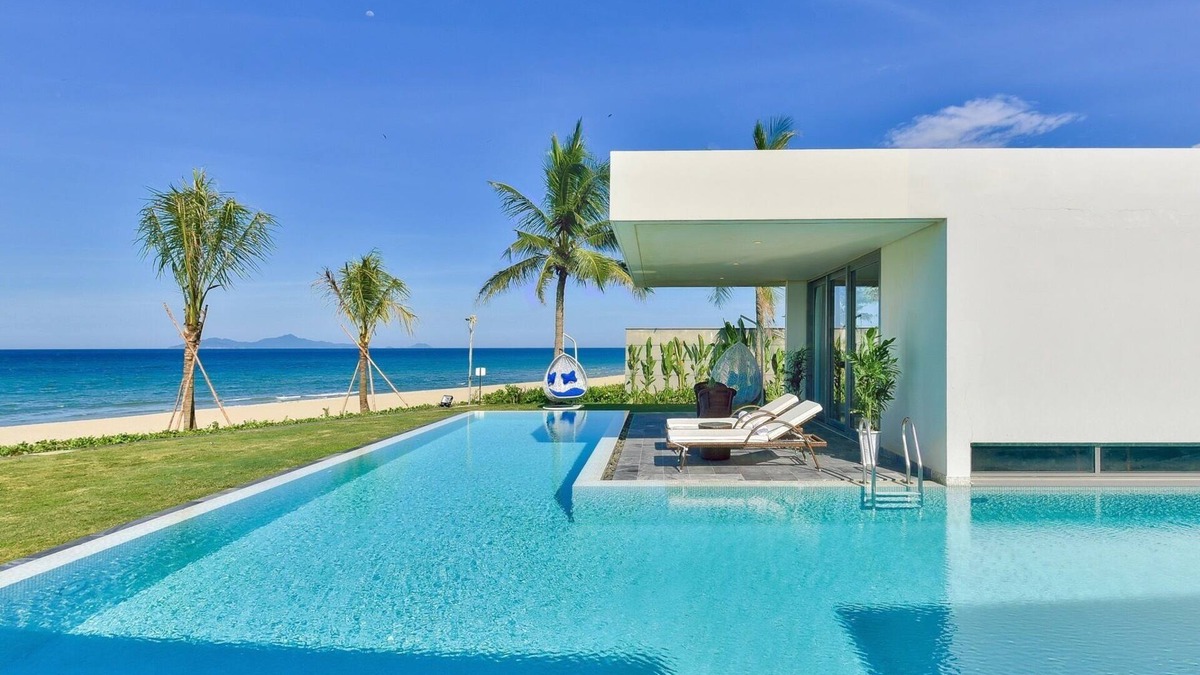 Ngu Hanh Son Villa | Exotic 6-BDR Beachfront Villa with 200sqm pool