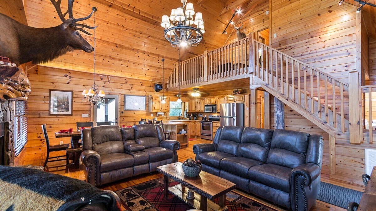 Hemp Cabin | EXPANDED MTN/VALLEY VIEW-500FT NOISY HEMPTOWN CREEK-ARCADE-FIREPIT-REALLOG CABIN