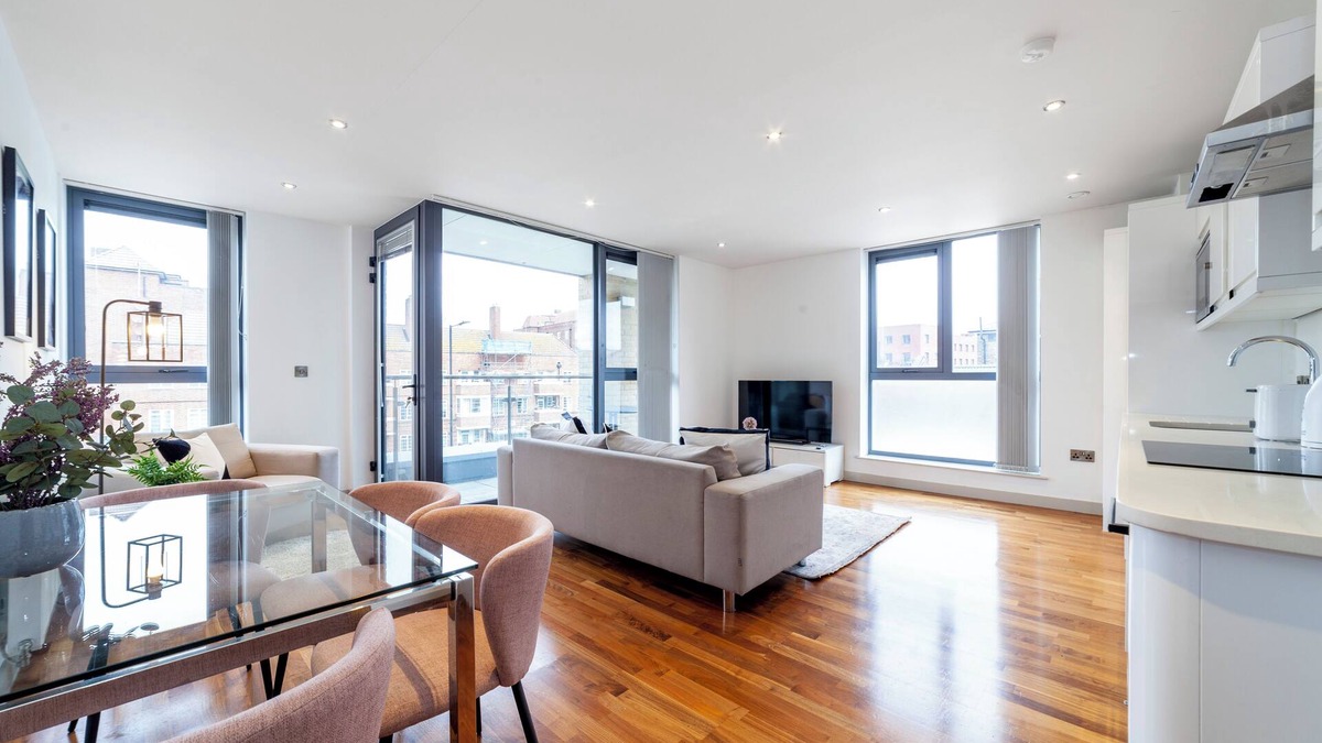 Victoria Apartment | Expansive 3BR sanctuary flat in Hackney