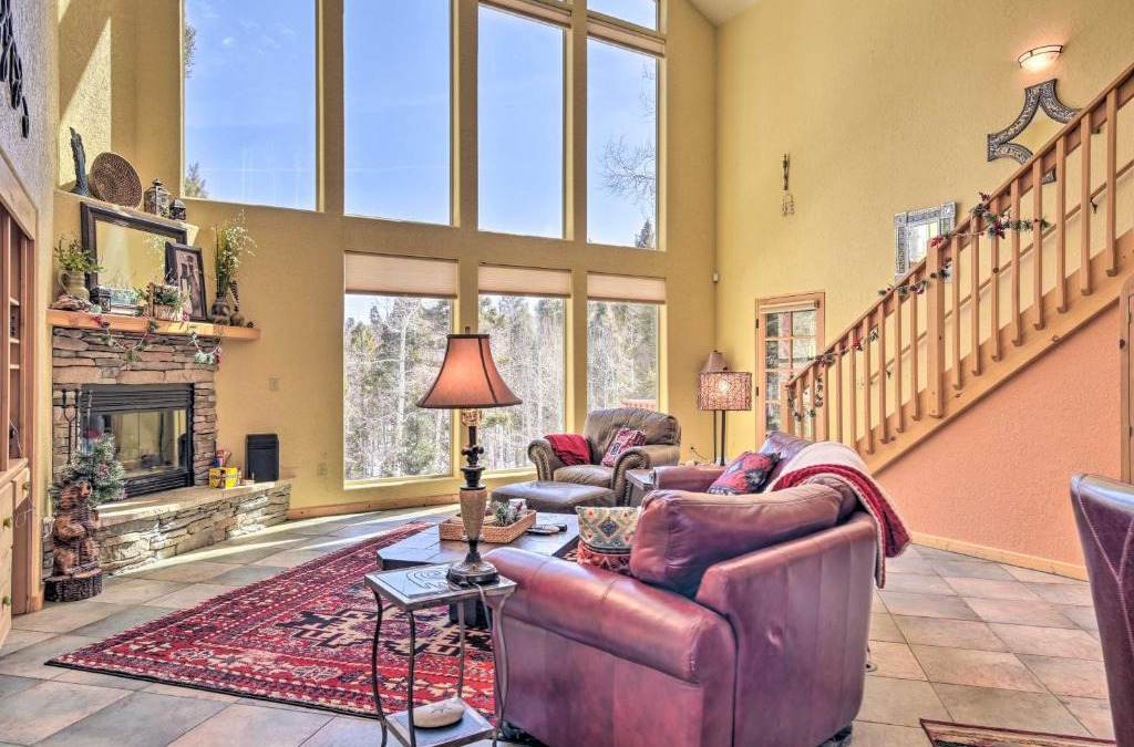 Angel Fire House | Expansive Angel Fire Retreat 1 Mi to Fishing!