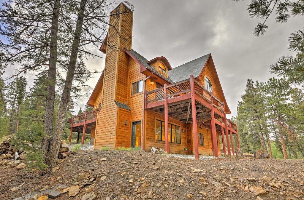 Hartsel House | Expansive Hartsel Home with Mtn Views Near Hiking