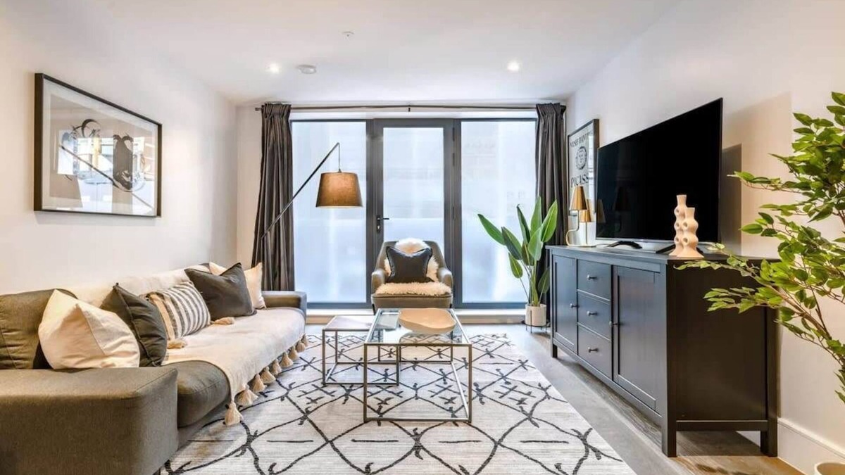 Holborn and Covent Garden Apartment | Expansive & Modern Duplex Apartment in Bloomsbury