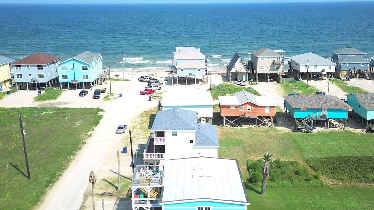 Surfside Beach House | Expansive ocean views from double decks, just steps to beach