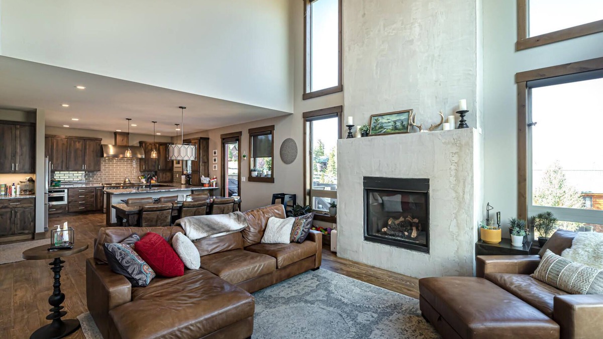 Tabernash House | Expansive views, luxury furnishings & a hot tub for easing weary muscles