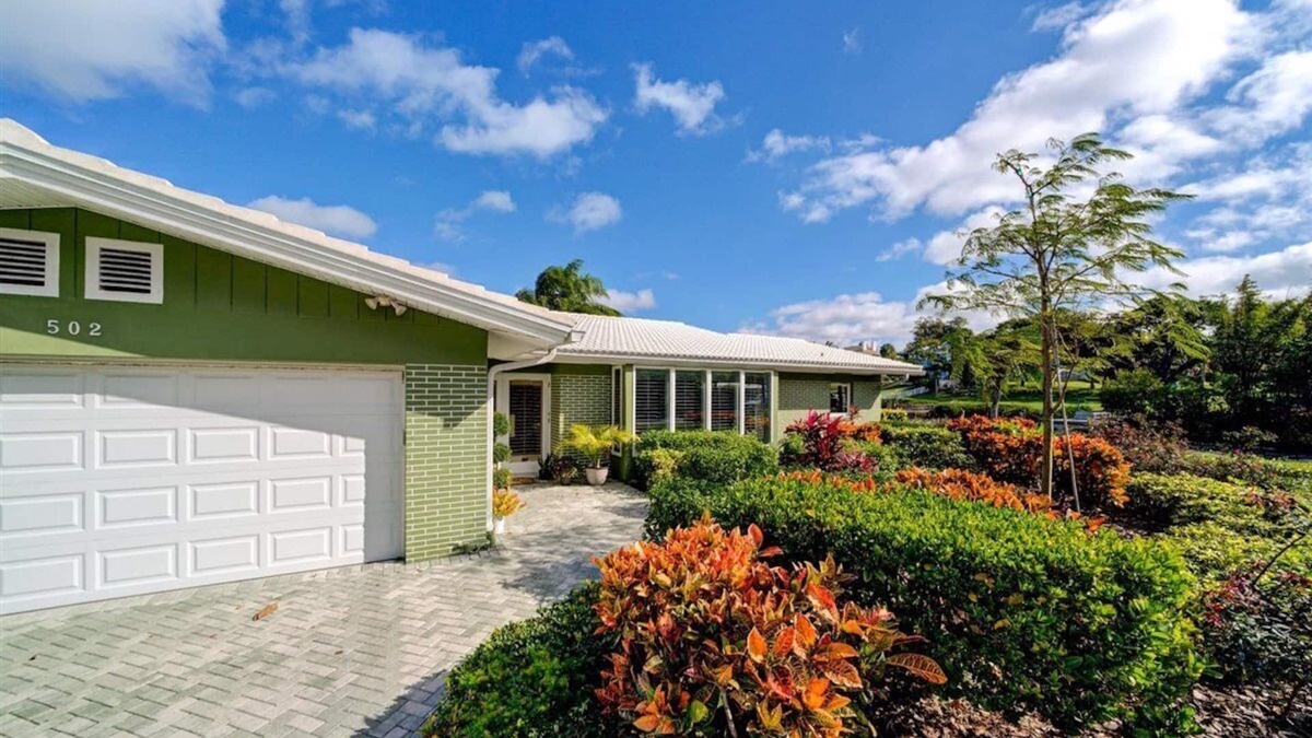 Harbor Bluffs House | Expansive water views at Belleair Beach - dock your boat, kayak, & have fun here