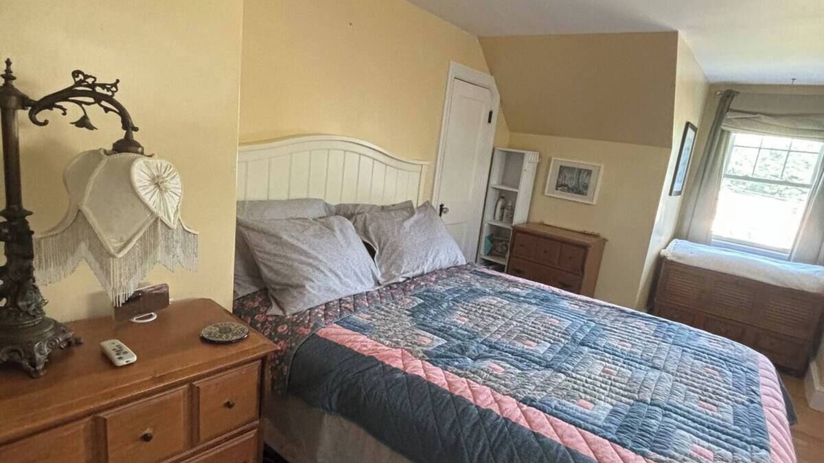Waltham Apartment | Experience Classic Charm in a Cozy 115-Year-Old Colonial