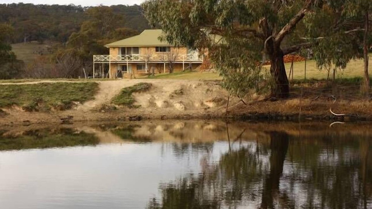 Hazelgrove Other | Experience country living in the comfort of spacious home 15mins from Oberon