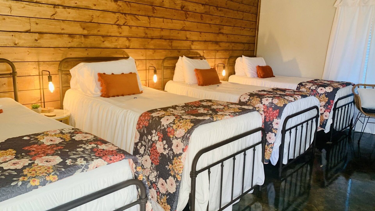 Canton House | Experience East TX@ElKen Retreat:Spa,Pool,Hot tub,Massage,Breakfast,Relax Suite2