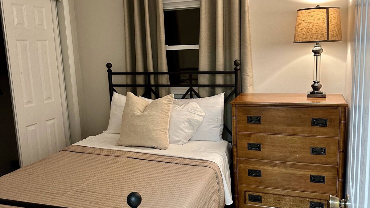 Forest Park Apartment | Experience Forest Park living near Top Places like downtown Chicago