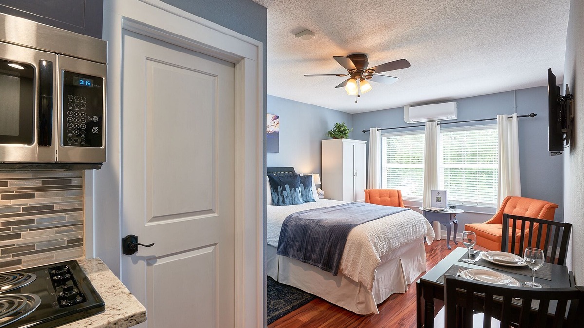 Newberg Apartment | Experience historic Newberg at Yamhill Flats: Suite 2