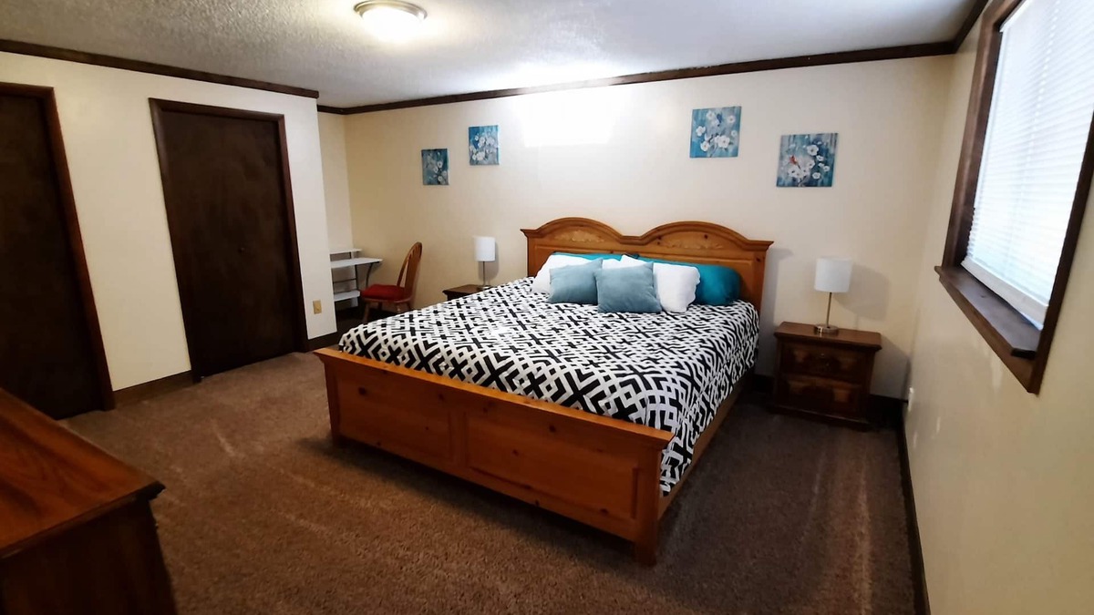 Hudson House | Experience Hudson charm in our spacious 3-bedroom retreat