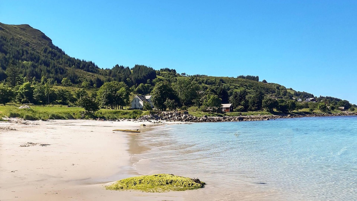 Haram House | Experience island idyll and the mountain Goaldet on Lepsøya