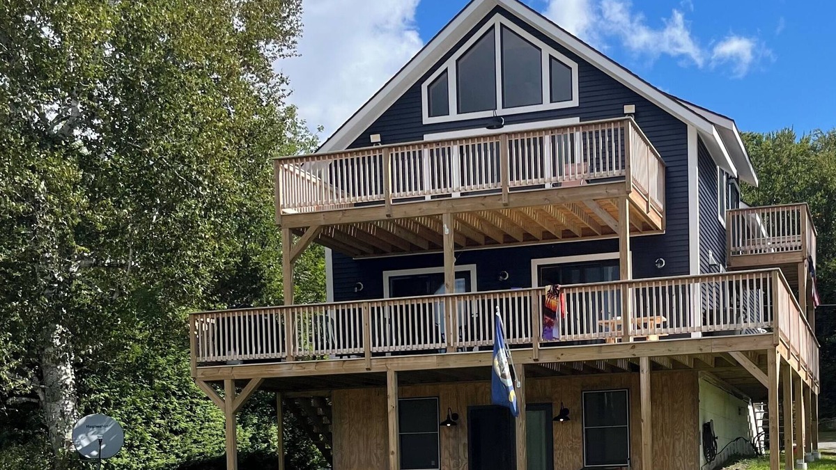 Lunenburg House | Experience Lakeside Living with a Perfect Blend of Rustic Charm & Modern Luxury