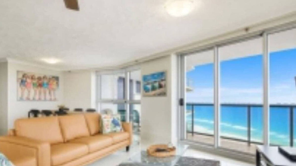 Surfers Paradise Apartment | Experience Luxury and Comfort at 20F Peninsula Apartments