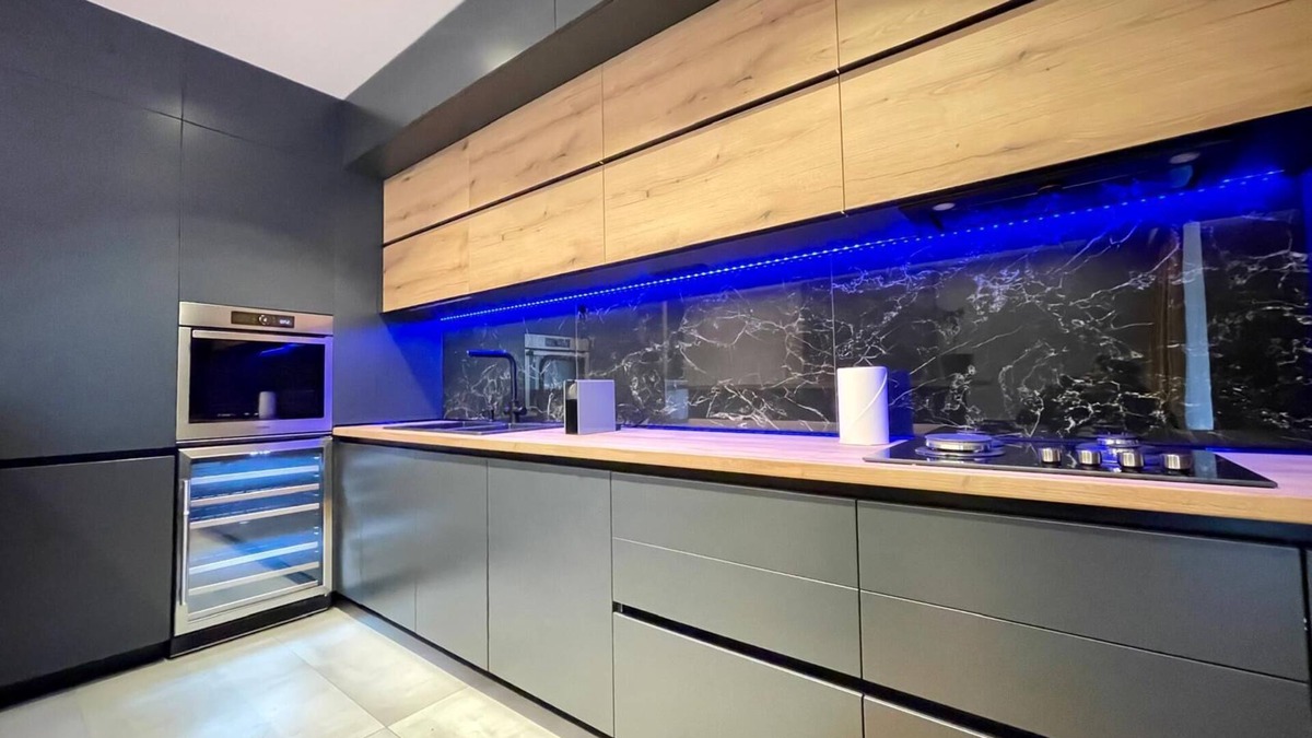 Sector 3 Apartment | "Experience Luxury and Comfort at Lebada Lake Residence, Romania!"