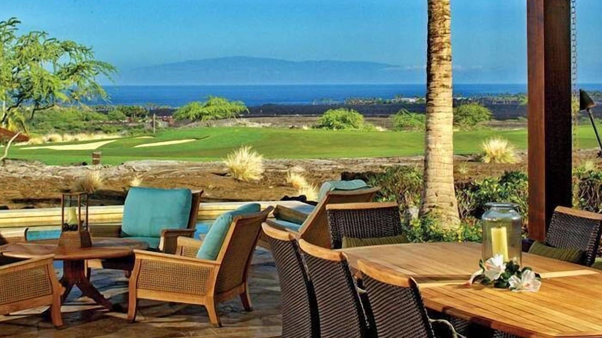 Kaupulehu House | Experience luxury near golf courses, 4 mins to Four Seasons Resort