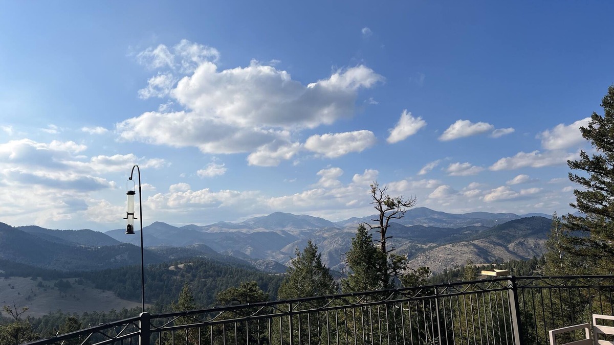 Mount Vernon House | Experience modern mountain living in Golden: Red Rocks, Denver, and ski resorts!