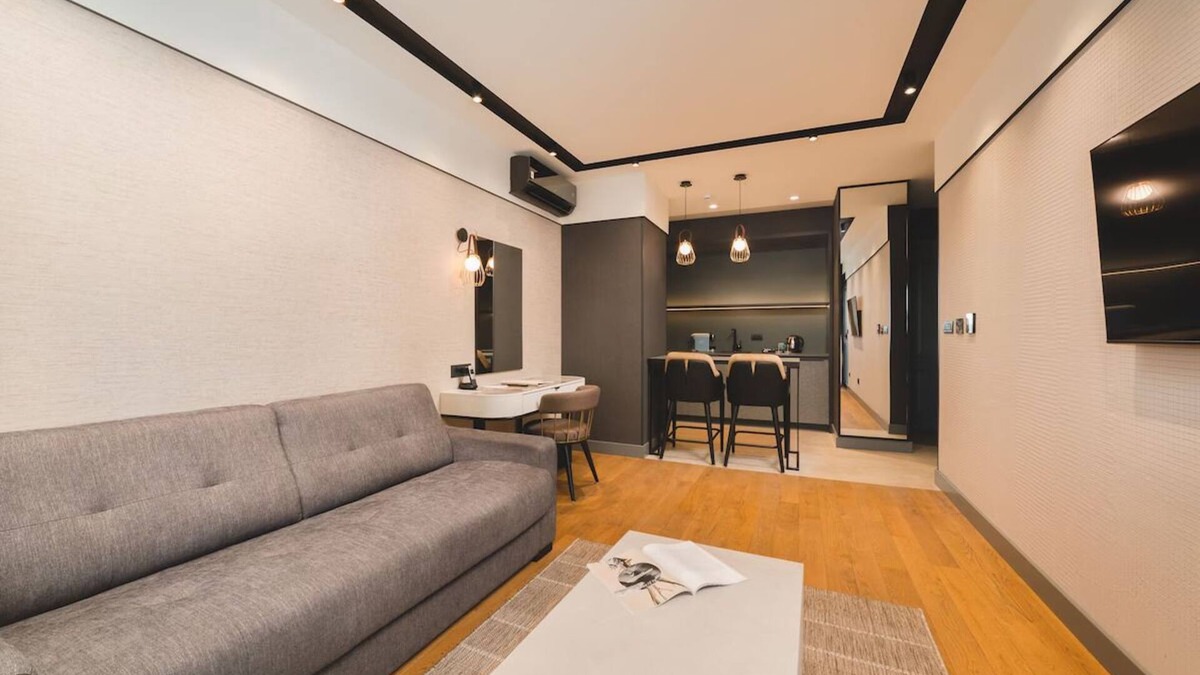Podgorica Hotel | Experience Podgorica – 3 Stylish Suites in City Center - Free Parking!