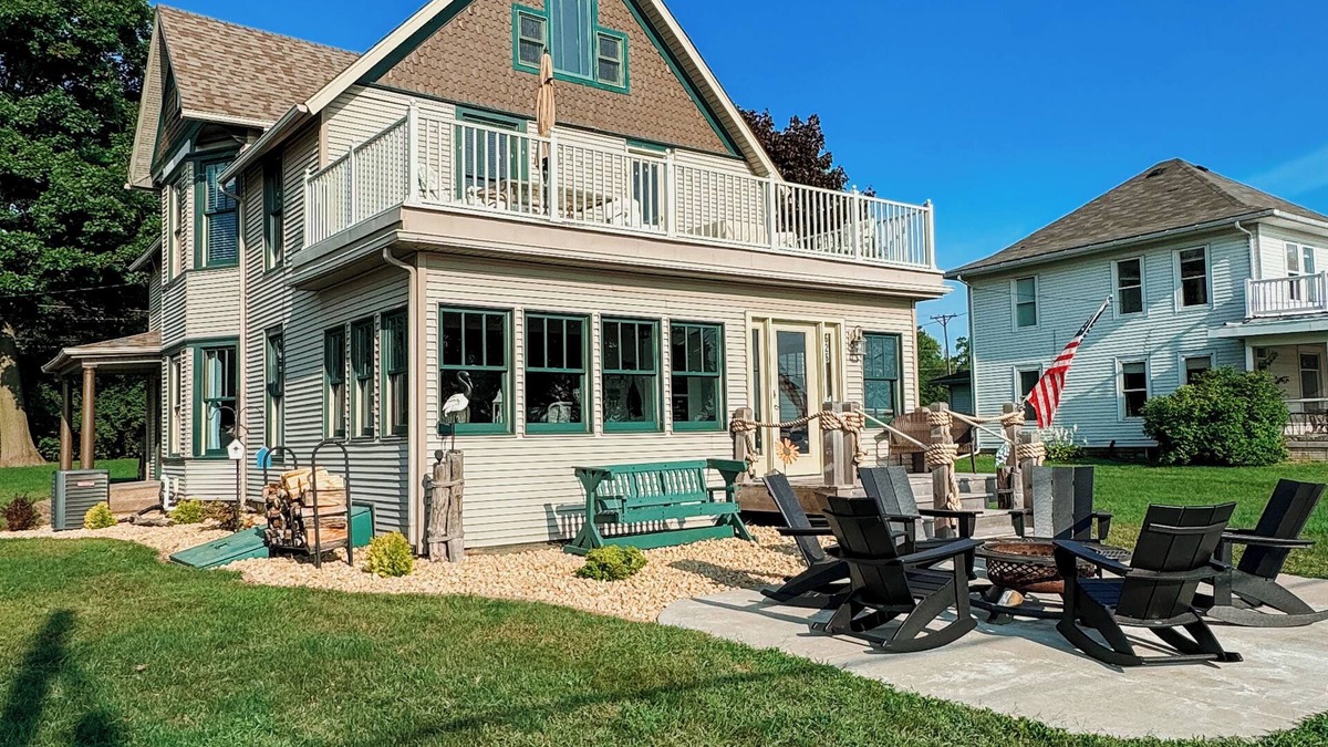 Princeton House | Experience Princeton charm on the Mississippi River
