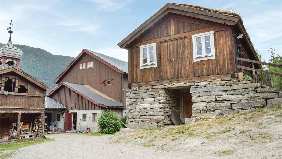 Lom House | Experience pure Norwegian farm romance.