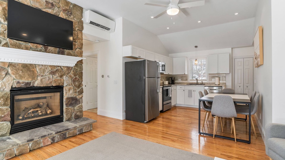 Southern Coast Apartment | Experience Saco in Style: Elegant, Newly Upgraded Home