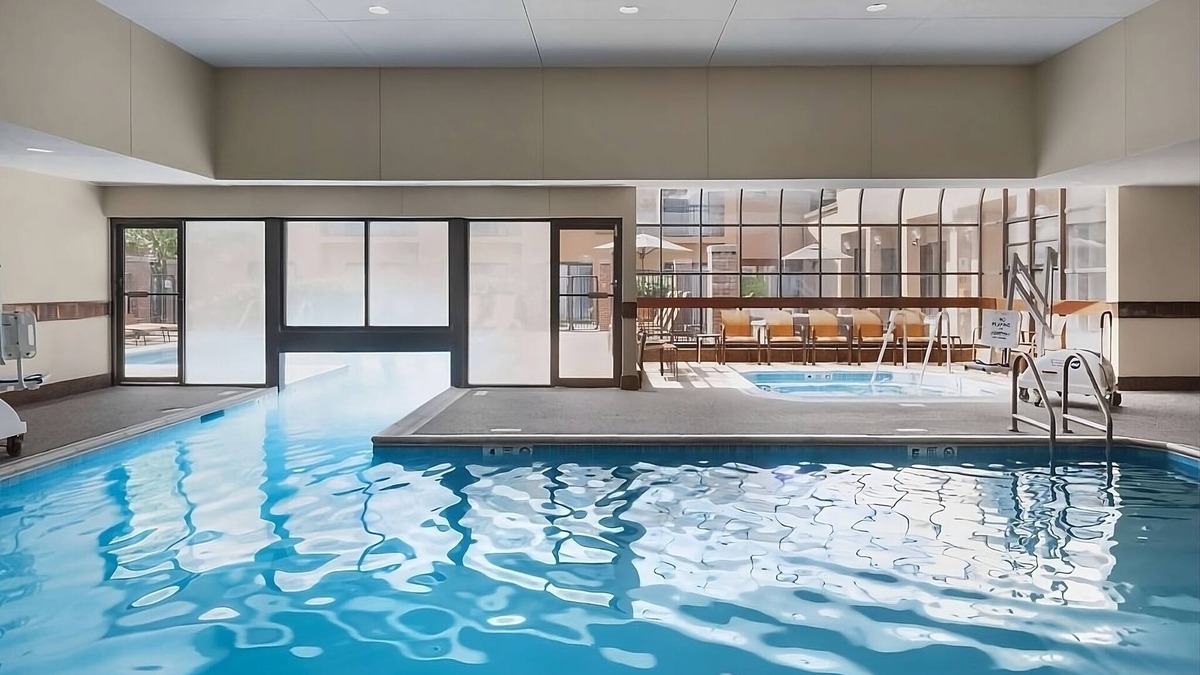 Middletown Hotel | Experience Soothing Moments & Luxury, Stress-Free Vacation!
