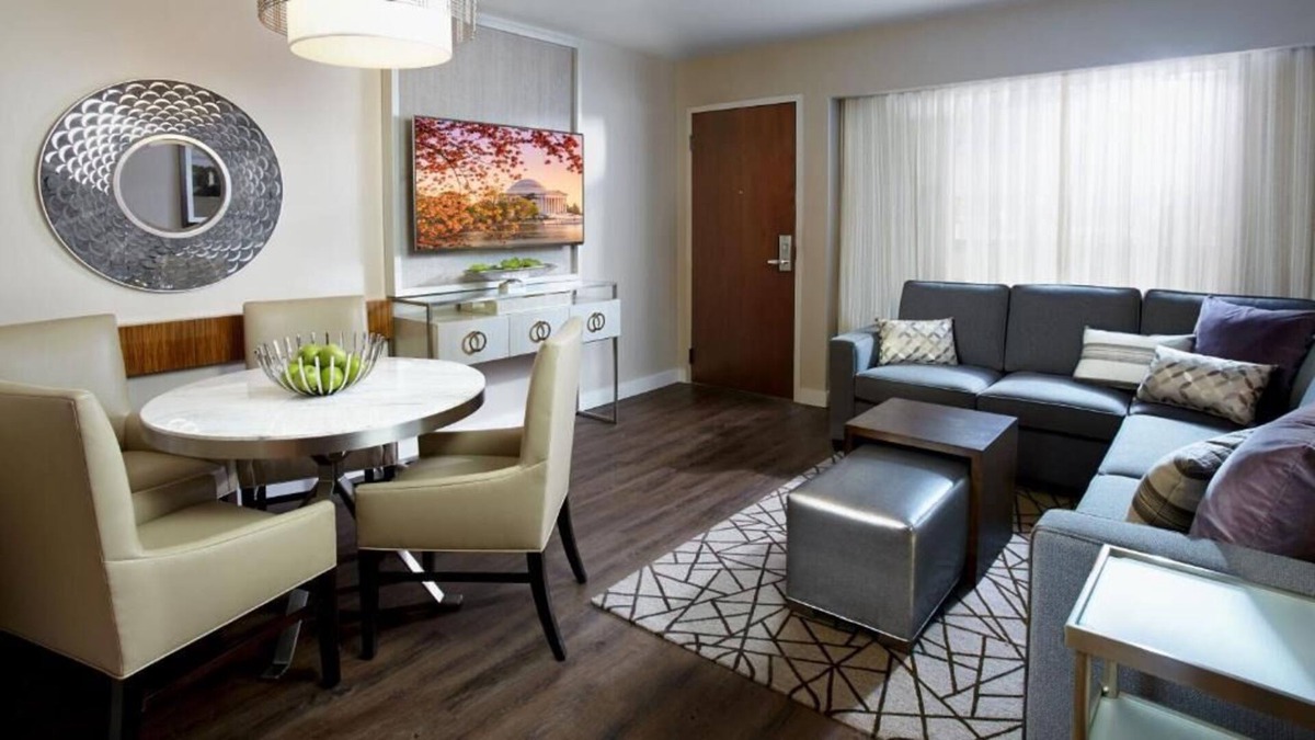 West End House | Experience Soothing Moments & Luxury! Parking, Onsite Pool