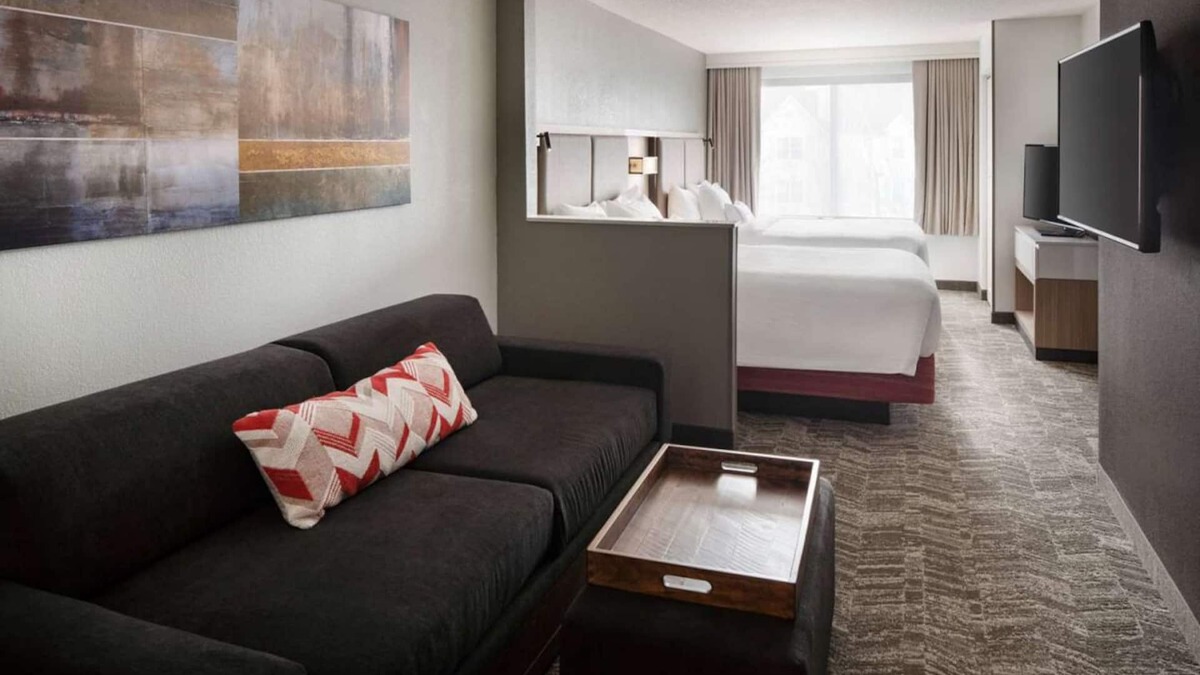 Renton Hotel | Experience the Beautiful PNW! Pets Allowed, Indoor Pool, Near Seattle Aquarium