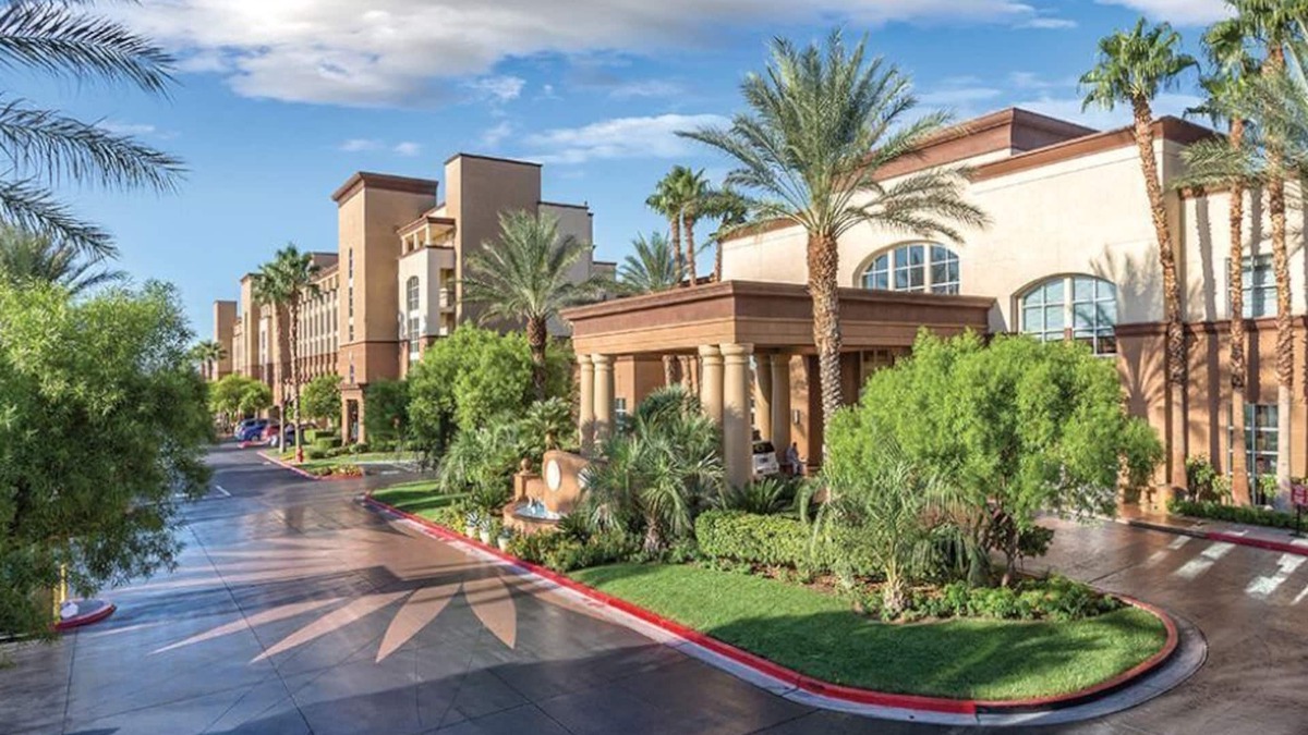 Enterprise Condo | Experience the Best 2-bedroom Condo with a Lazy River in Vegas - Special Offer!