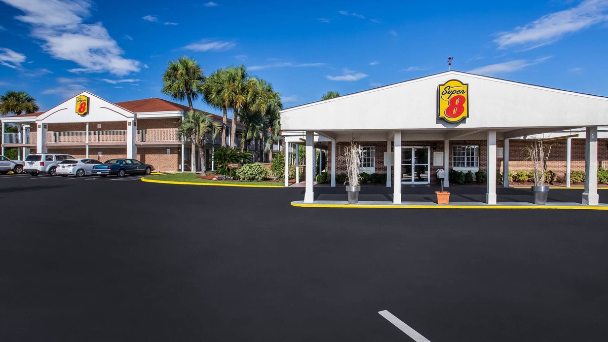 Lake City Hotel | Experience the Best Hospitality in Lake City!